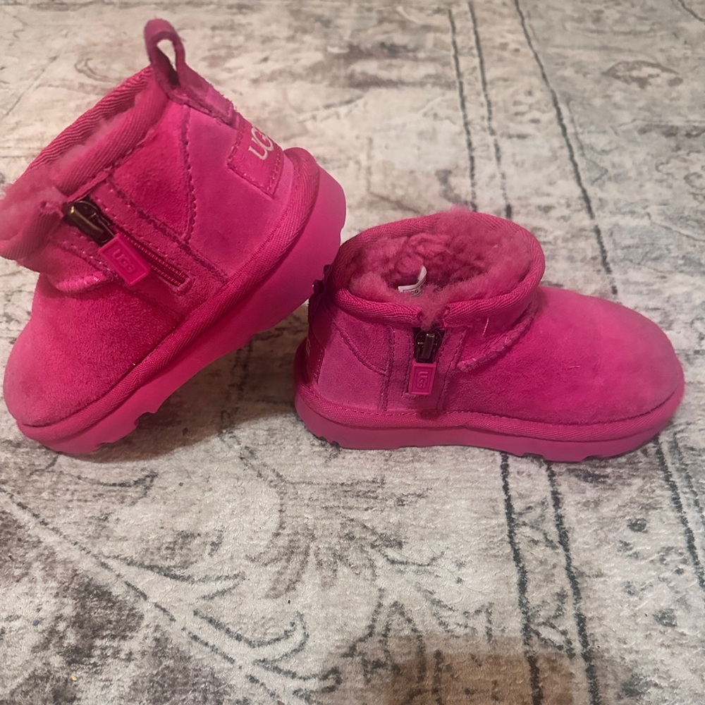 UGG Classic Ultra Mini "Berry" Toddler Girls' Boot
